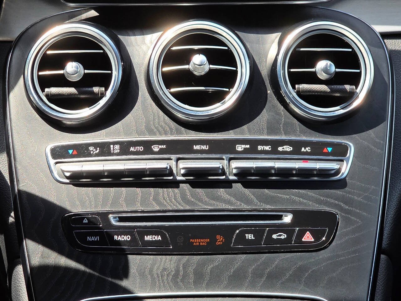 Used 2019 Mercedes-Benz GLC 300 4MATIC Coupe image 23