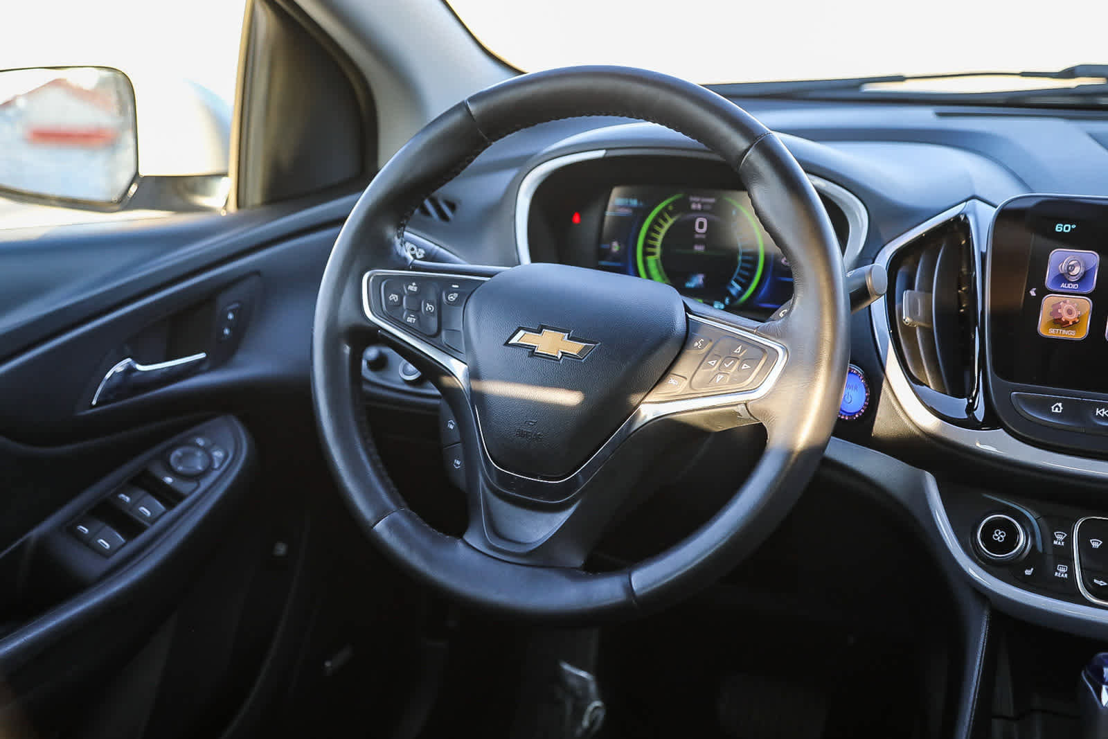 Used 2018 Chevrolet Volt LT w/ Comfort Package image 15