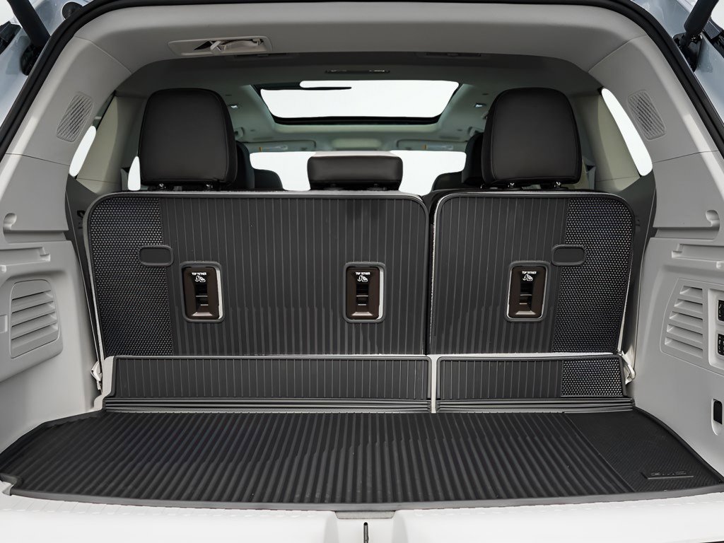 New 2026 GMC Acadia Denali w/ Super Cruise Package image 8