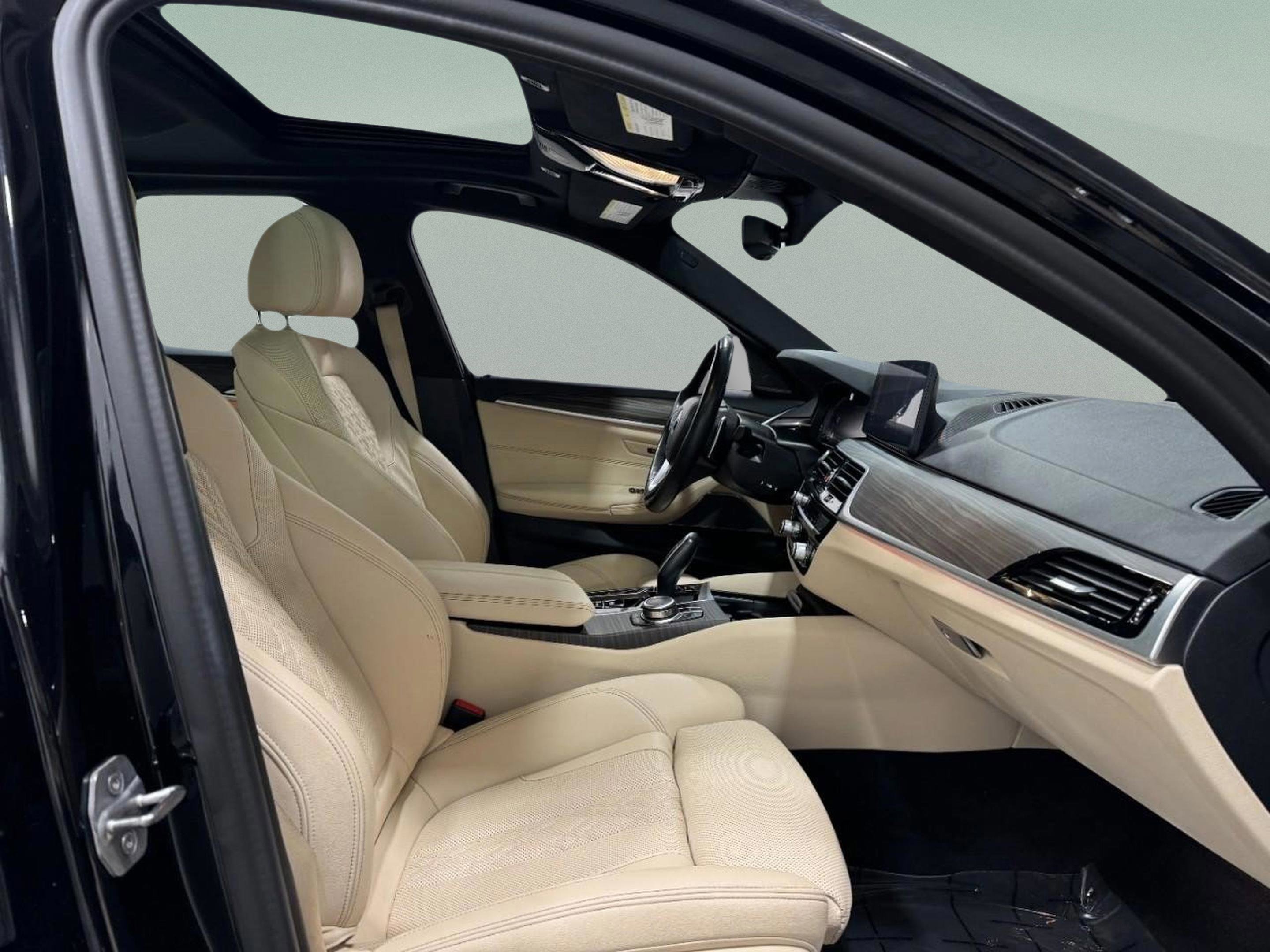 Used 2022 BMW 540i xDrive w/ Premium Package image 16