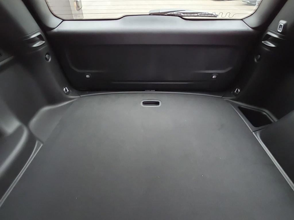 Used 2025 Jeep Grand Cherokee Altitude AWD/4WD image 14