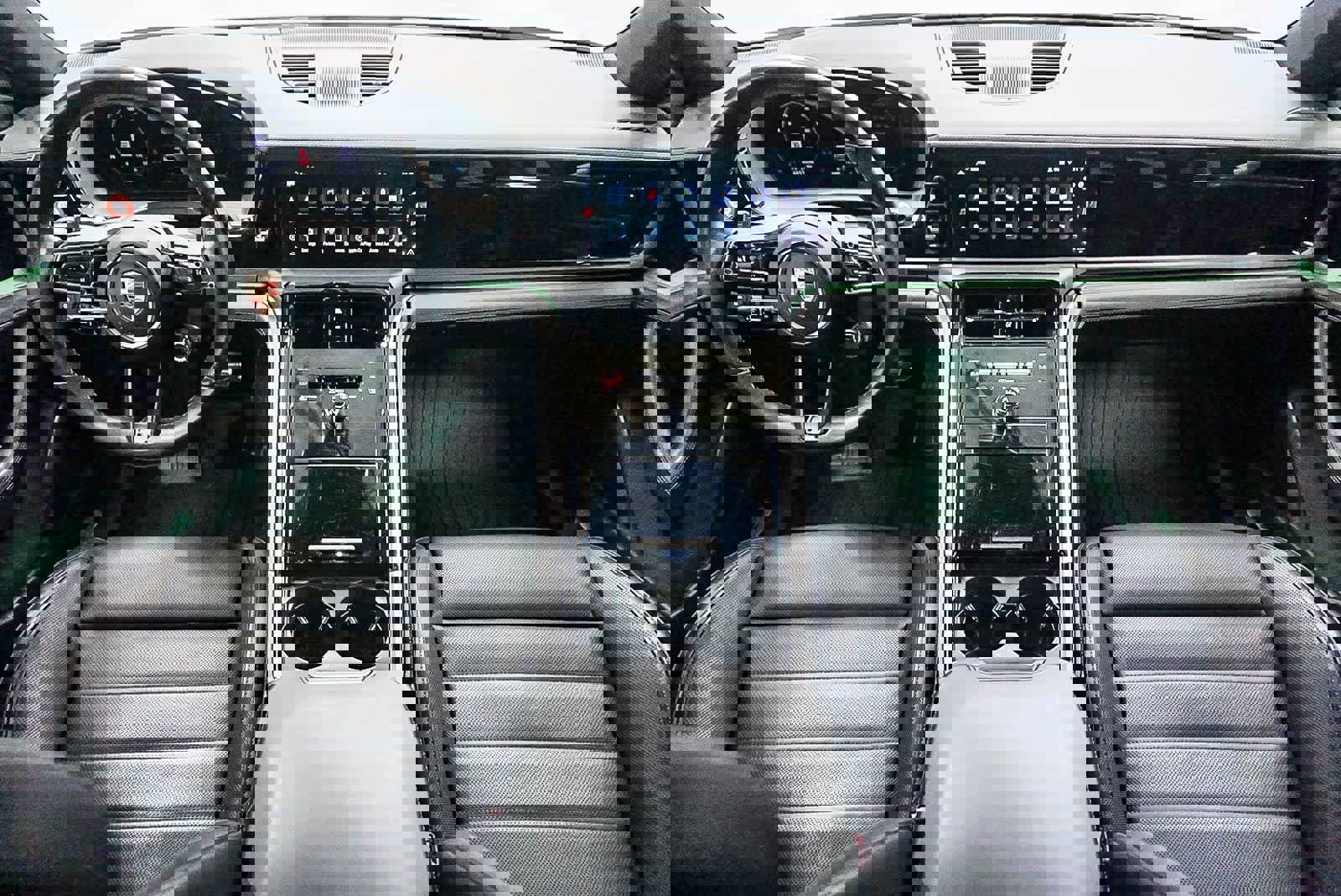 Used 2024 Porsche Panamera 4 image 13