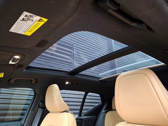 Used 2019 Volvo XC40 T5 Inscription image 19