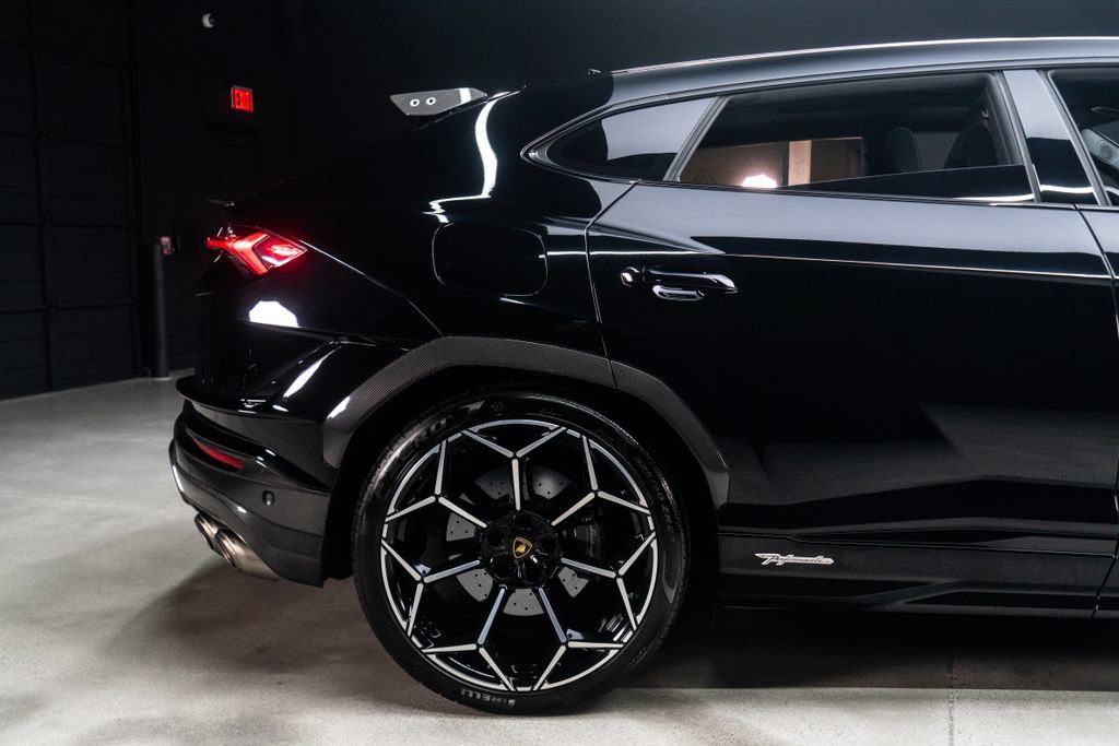 Used 2023 Lamborghini Urus Performante AWD/4WD image 14