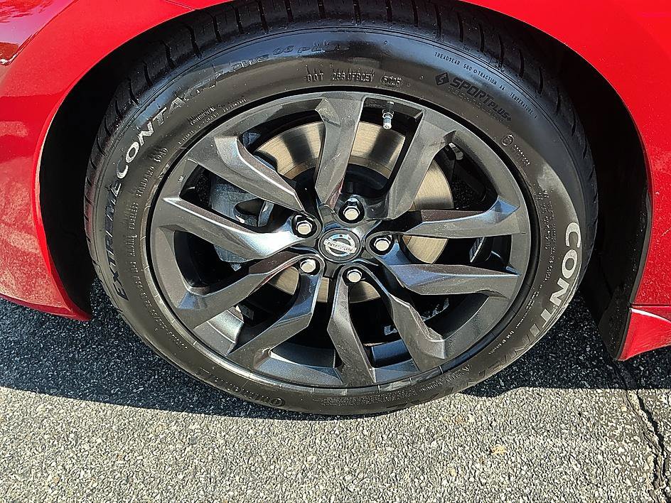 Used 2016 Nissan 370Z Coupe RWD image 8