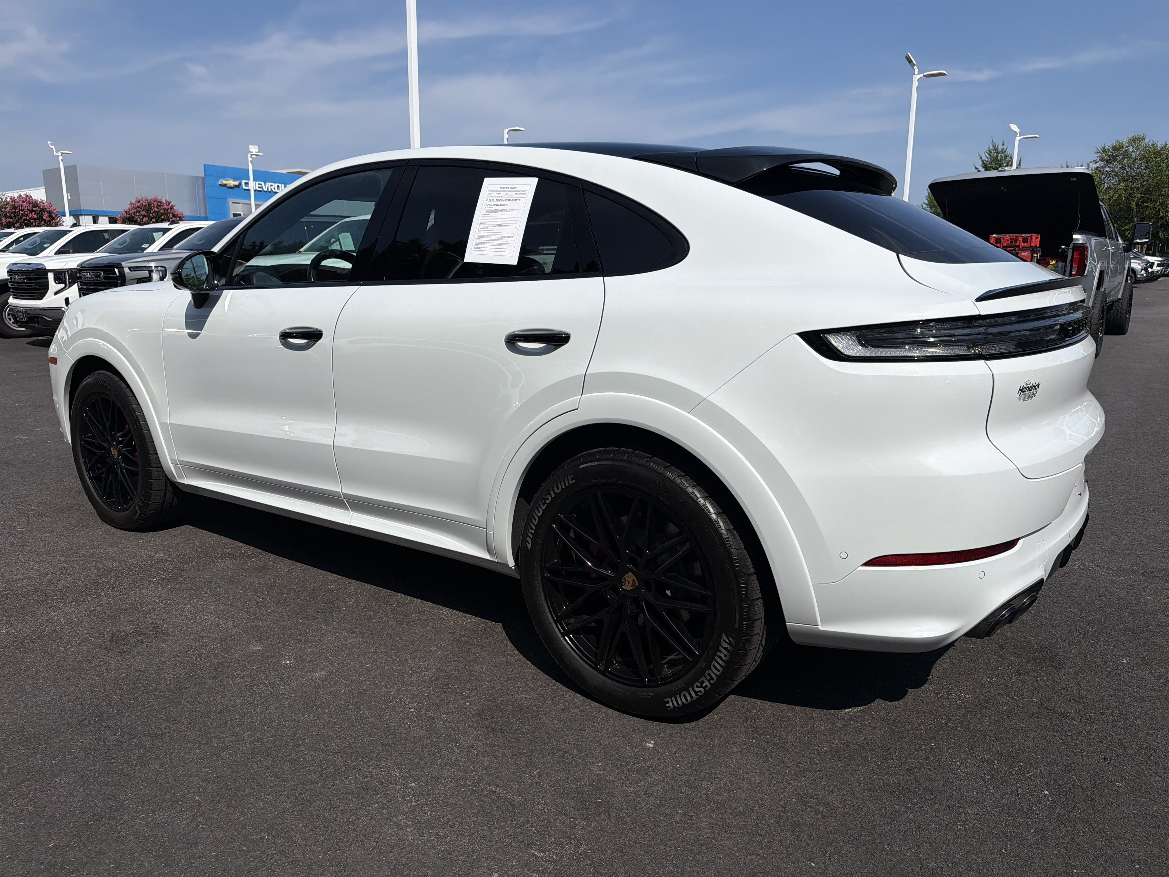 Used 2024 Porsche Cayenne S AWD/4WD image 8