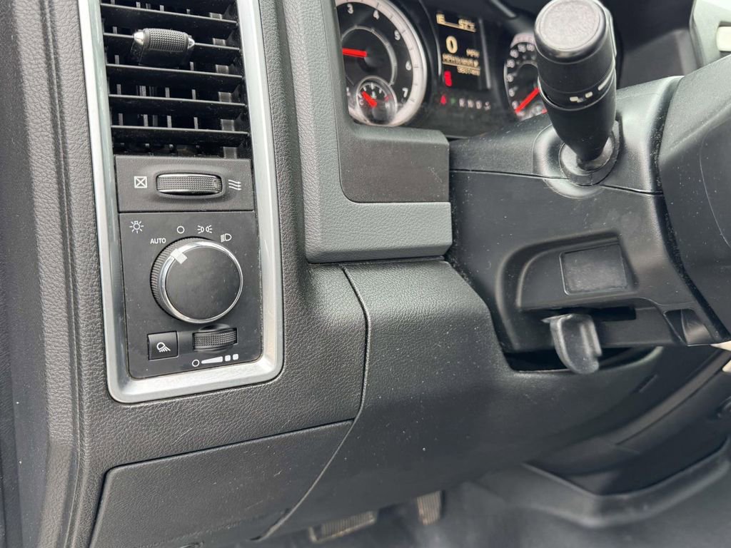 Used 2018 RAM 3500 SLT RWD image 8