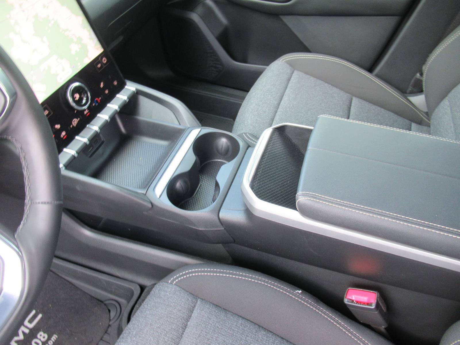 Used 2026 GMC Terrain Elevation w/ Black Edition FWD image 16