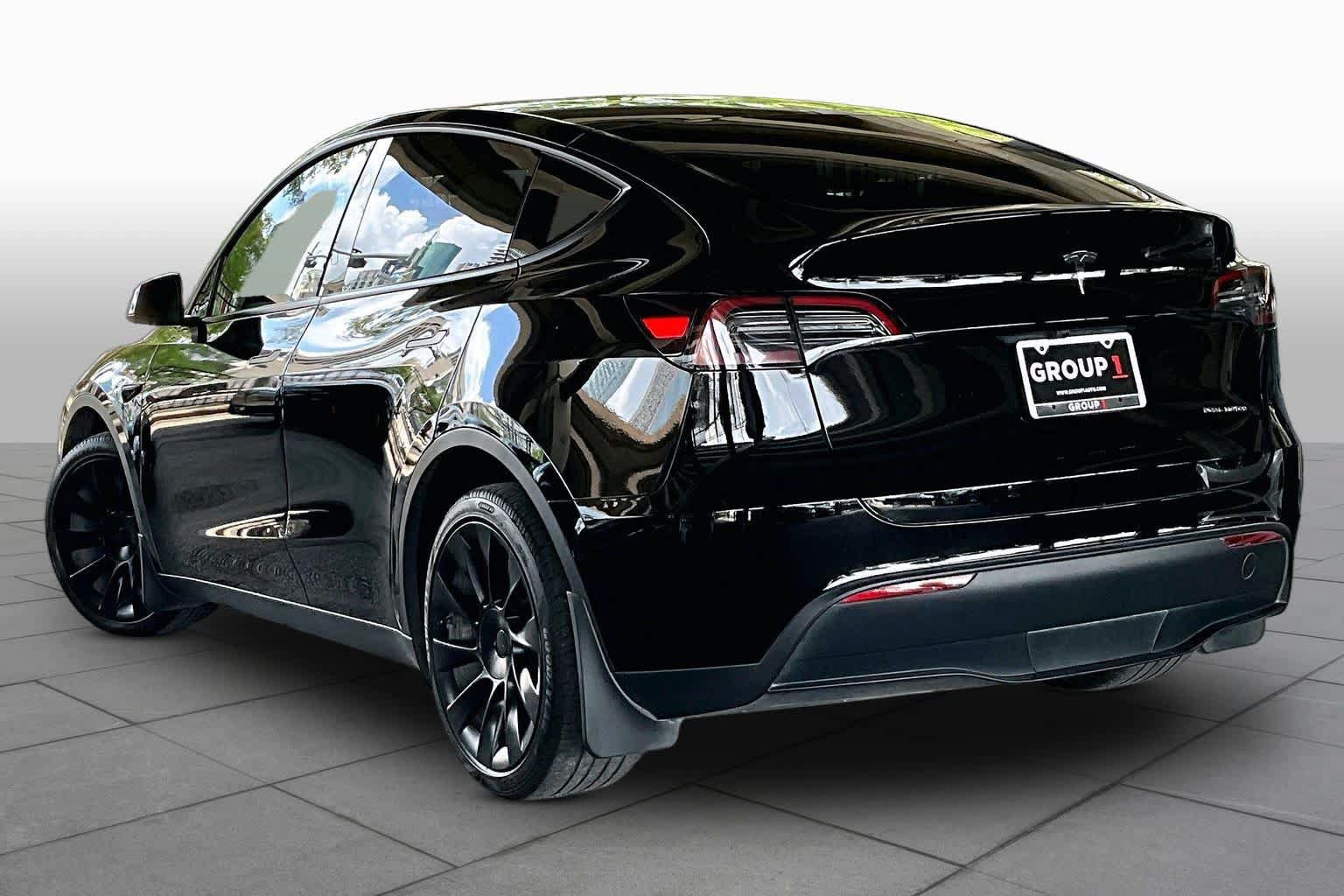 Used 2023 Tesla Model Y AWD image 10