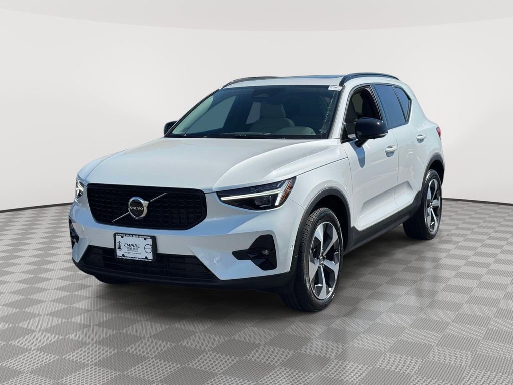 Used 2023 Volvo XC40 B5 Ultimate w/ Climate Package AWD/4WD image 2