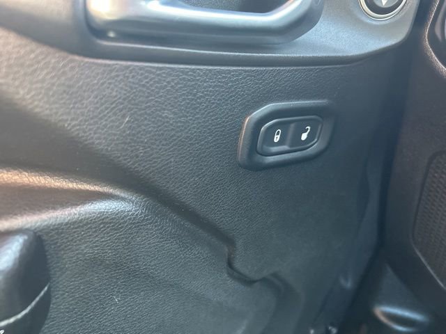 Used 2019 Jeep Wrangler Unlimited Rubicon w/ Dual Top Group image 22