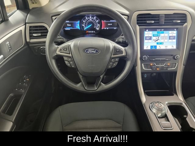 Used 2018 Ford Fusion SE w/ Fusion SE Technology Package FWD image 25