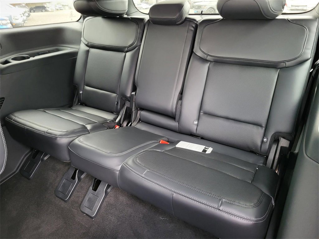 New 2025 Ford Expedition Platinum w/ Stealth Performance Package image 14