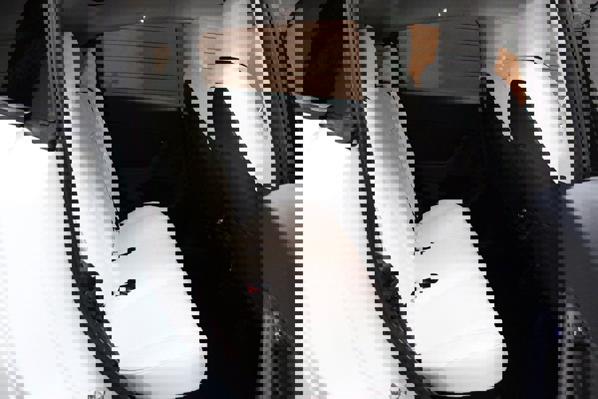 Used 2022 Tesla Model Y Long Range image 16