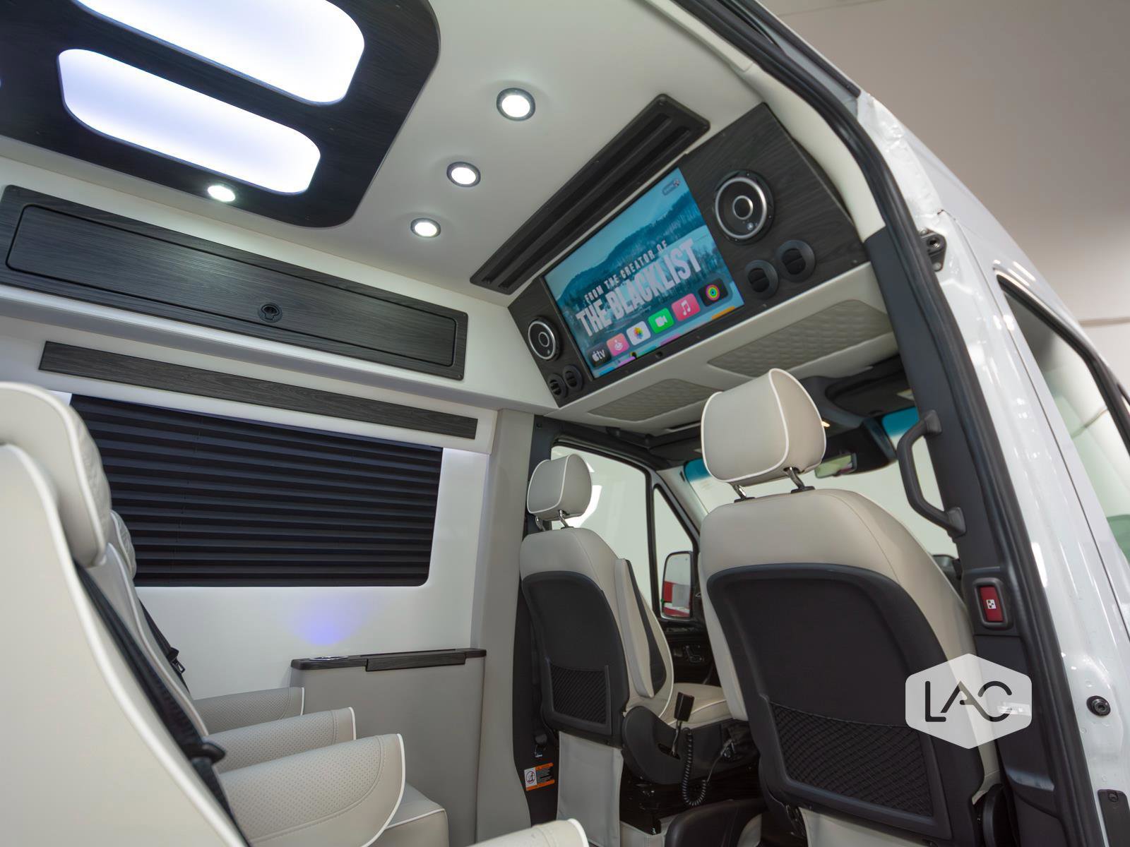 Used 2025 Mercedes-Benz Sprinter 3500 image 4