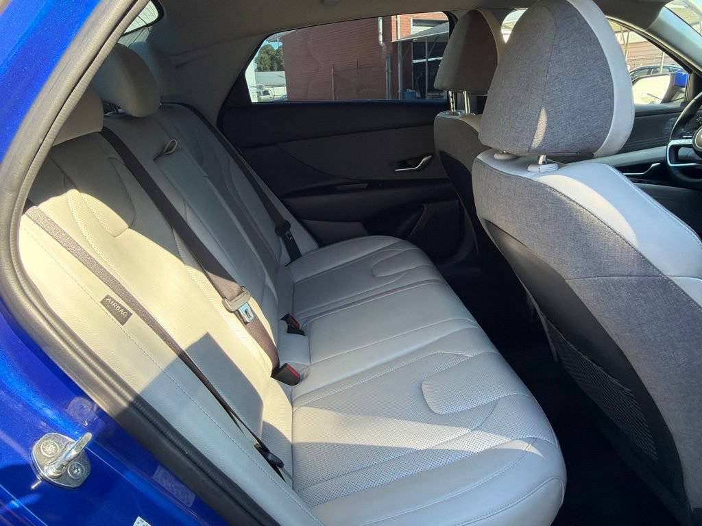 Used 2024 Hyundai Elantra Limited FWD image 11