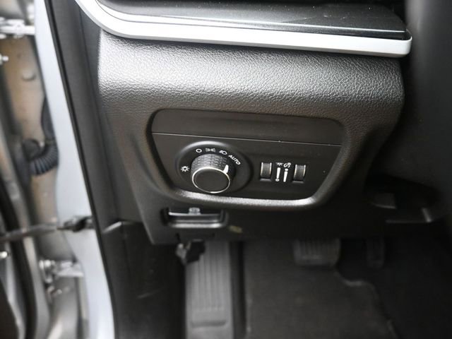 Used 2022 Jeep Grand Cherokee L Laredo w/ Luxury Tech Group I AWD/4WD image 35