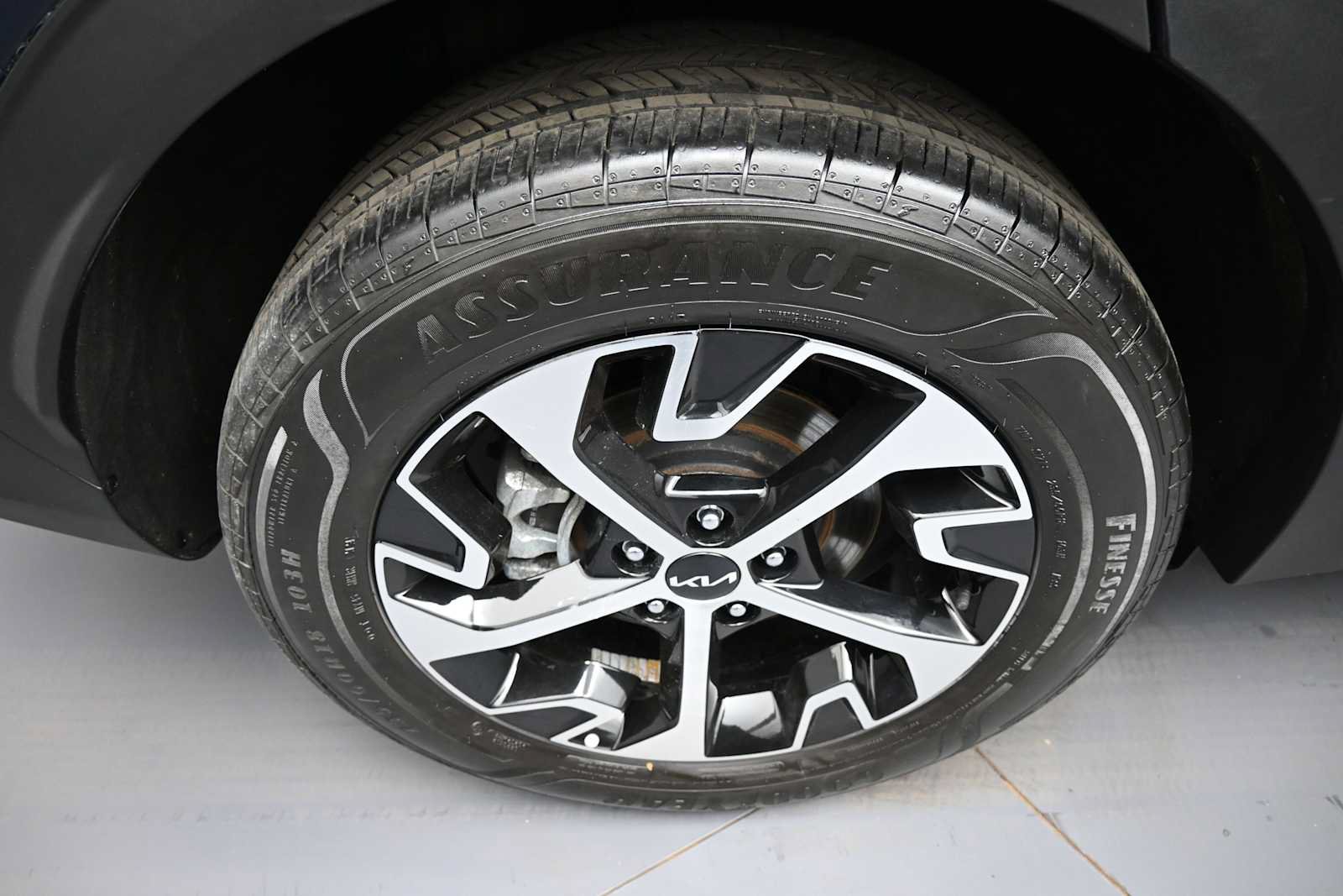 Used 2025 Kia Sportage EX w/ EX Premium Package AWD/4WD image 11