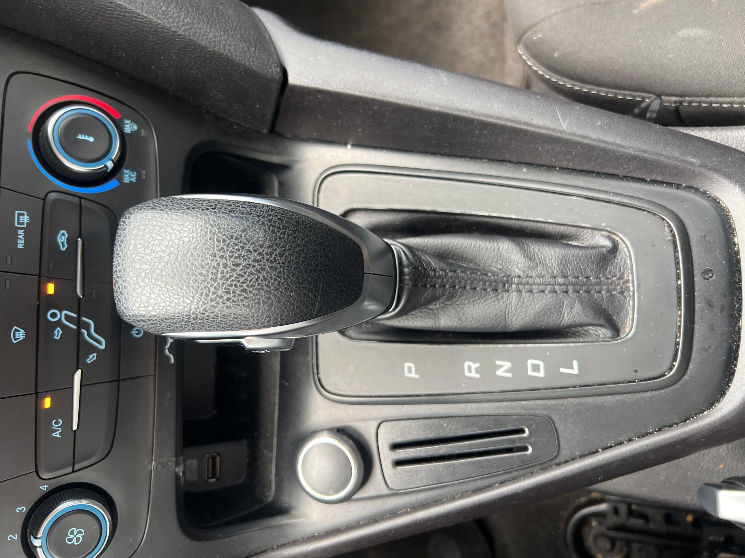 Used 2017 Ford Focus SE FWD image 15