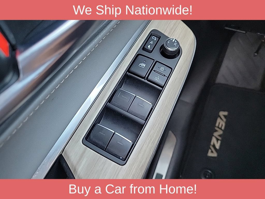 Used 2024 Toyota Venza XLE AWD/4WD image 25