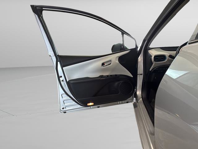 Used 2017 Toyota Prius Three image 34