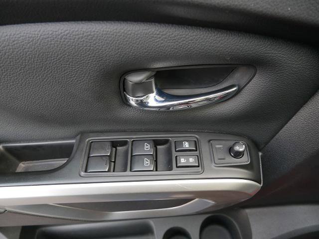 Certified 2024 Nissan Titan SV w/ SV Convenience Package image 17