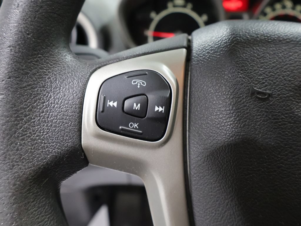 Used 2012 Ford Fiesta SE FWD image 29