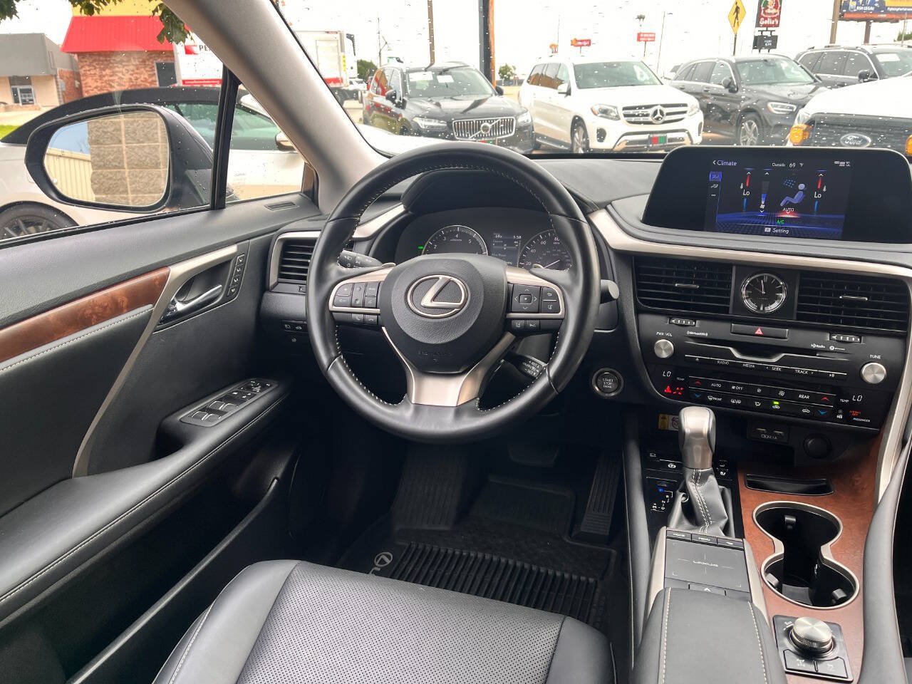 Used 2021 Lexus RX 350L Premium w/ Premium Package AWD/4WD image 17