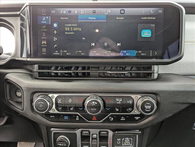 Used 2024 Jeep Wrangler Willys image 14