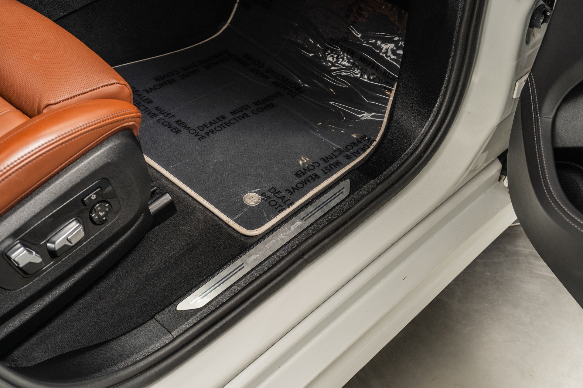 Used 2024 BMW ALPINA XB7 image 33