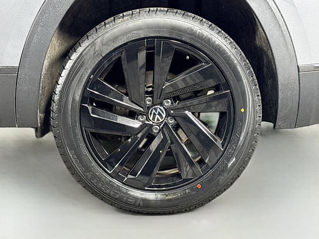 Used 2023 Volkswagen Atlas Cross Sport SE w/ Black Wheel Package image 32