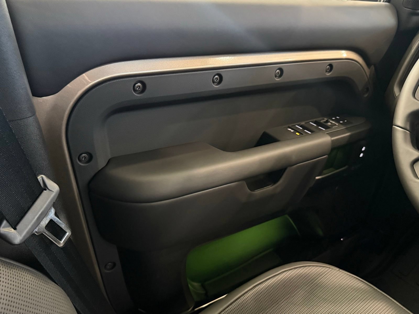 New 2026 Land Rover Defender 110 OCTA AWD/4WD image 42