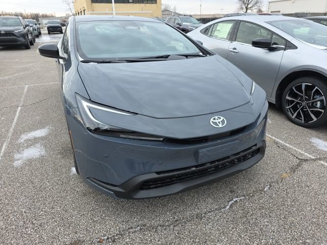 New 2026 Toyota Prius LE FWD image 3