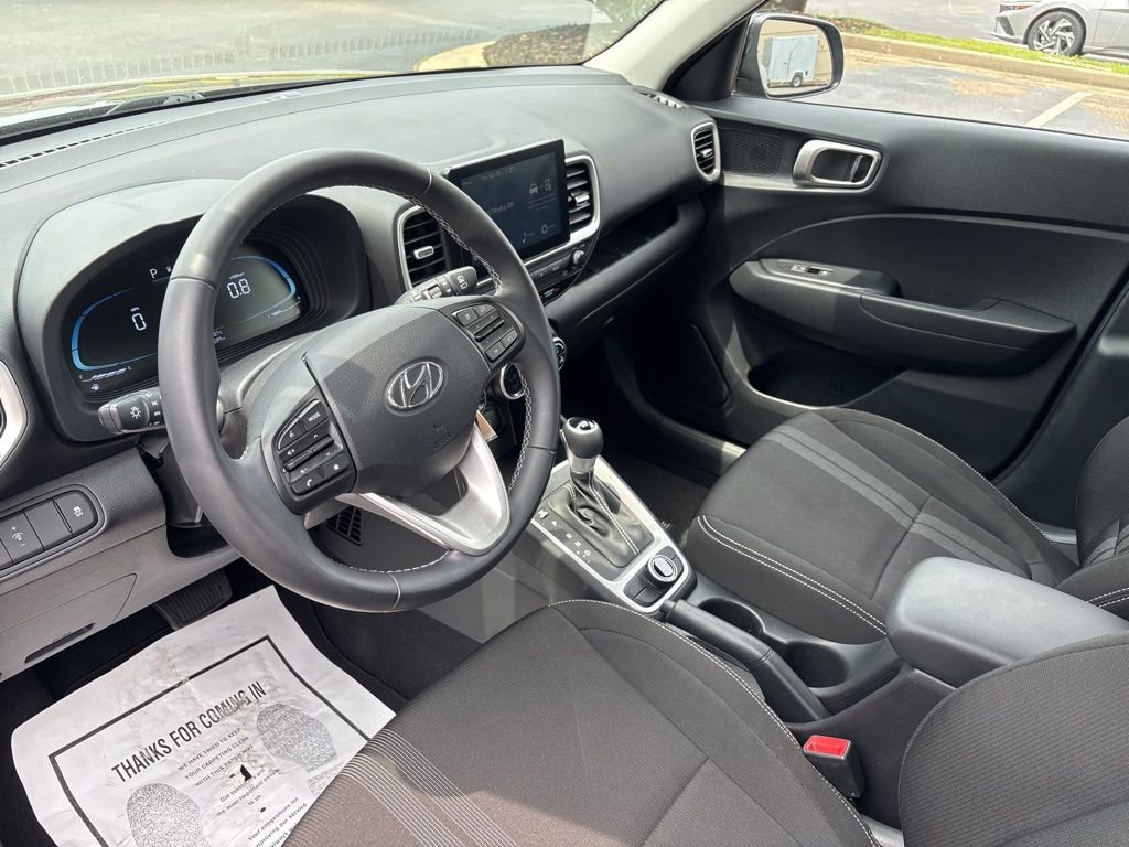 Certified 2023 Hyundai Venue SEL FWD image 10