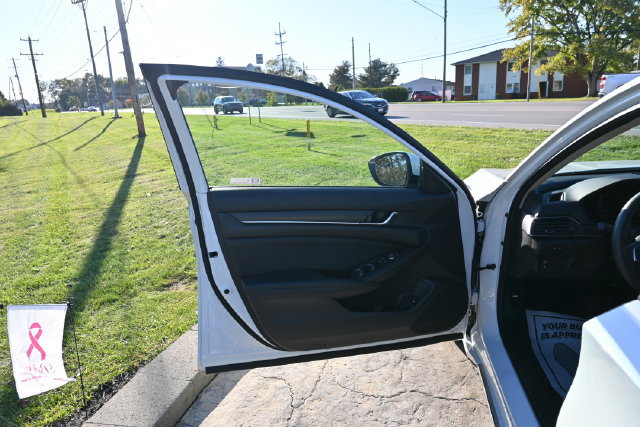 Used 2018 Honda Accord EX image 25