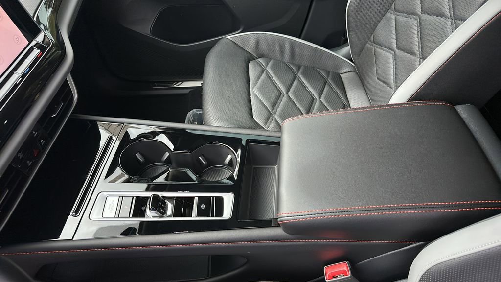 New 2026 Volkswagen Atlas Peak Edition image 17