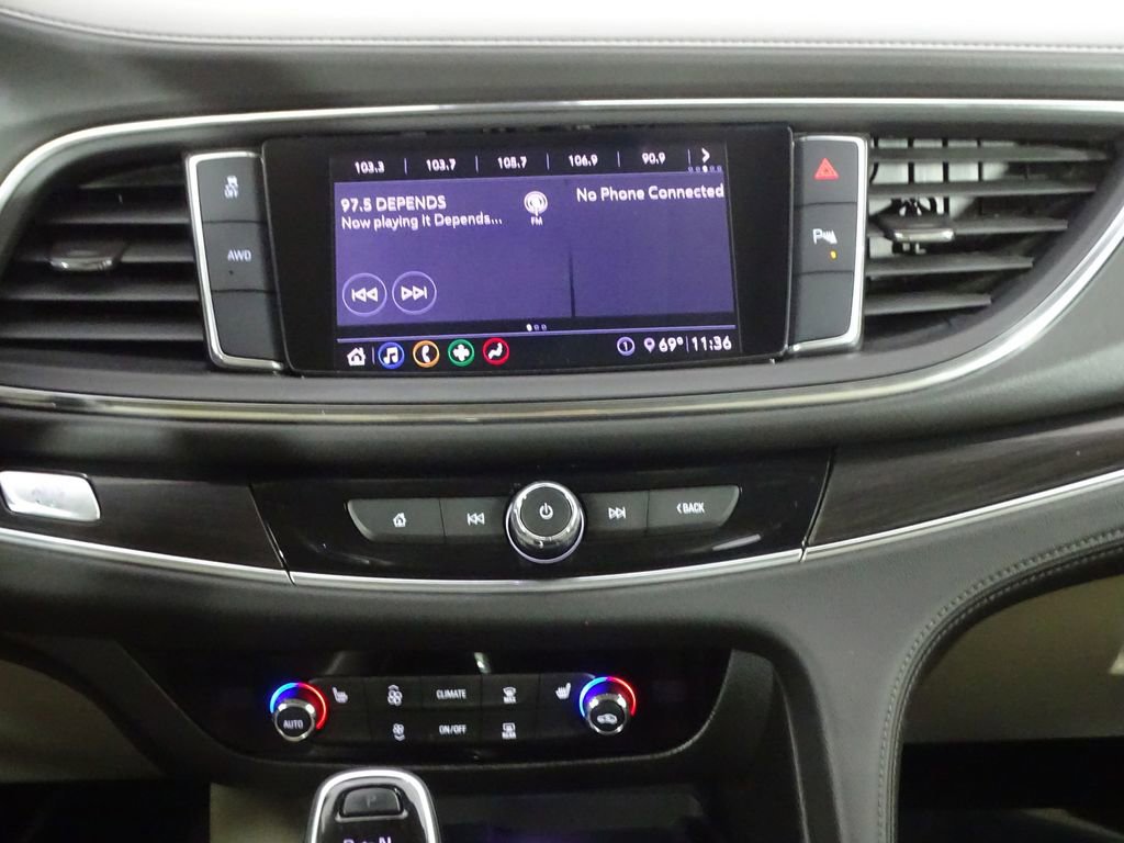 Used 2020 Buick Enclave Essence w/ LPO, Luxury Package image 30