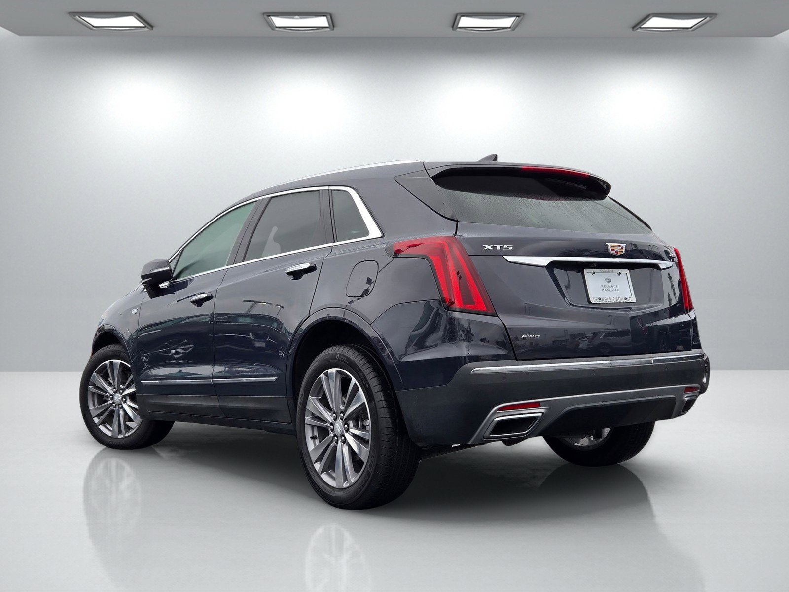 Certified 2025 Cadillac XT5 Premium Luxury image 6