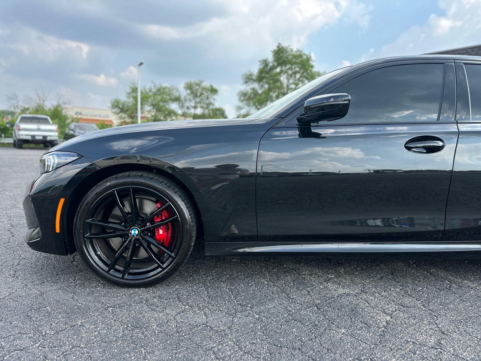 Used 2024 BMW 330i xDrive Sedan w/ M Sport Package AWD/4WD image 11