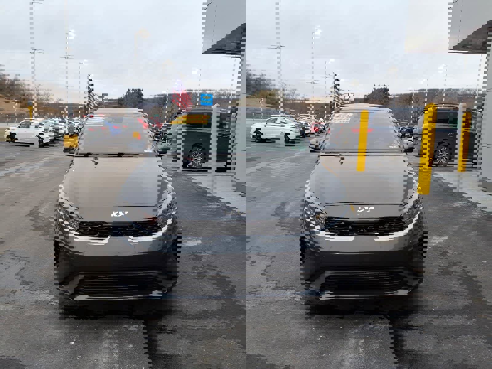 Used 2023 Kia Forte LXS image 2