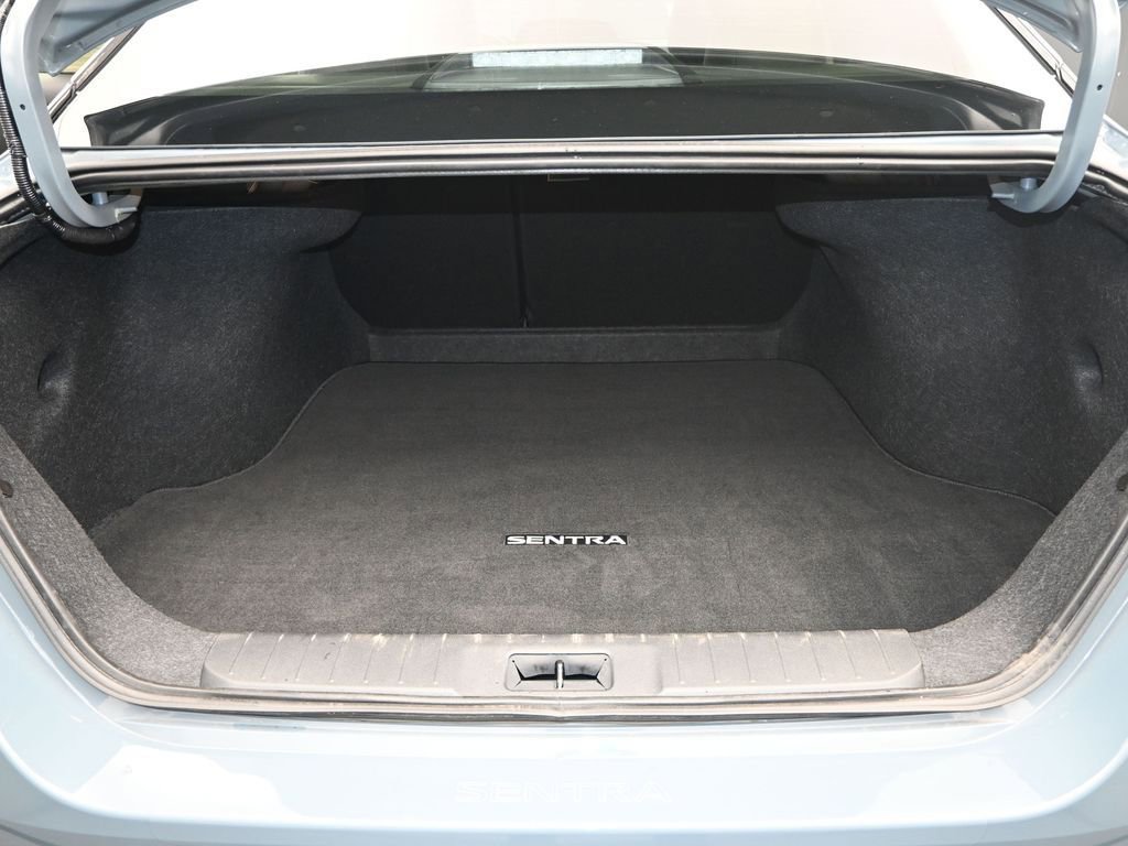 Certified 2025 Nissan Sentra SR w/ SR Premium Package image 11