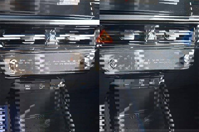 New 2025 Kia Niro EX Touring image 28