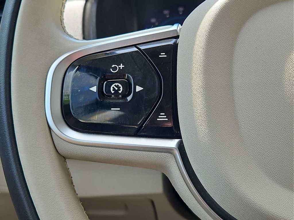 Used 2024 Volvo XC90 B5 Plus w/ Protection Package Premier AWD/4WD image 19