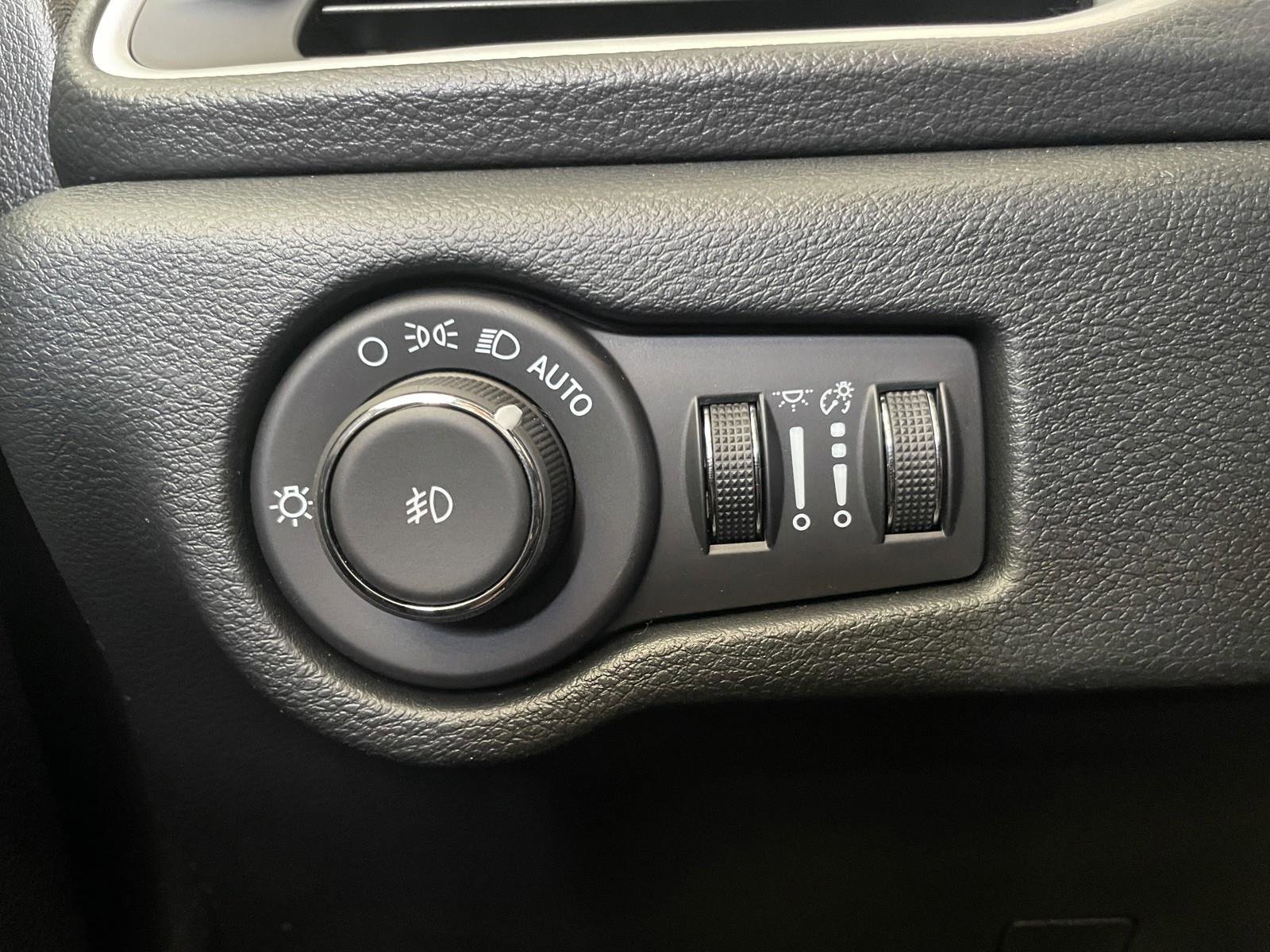 New 2025 Chrysler Pacifica Select w/ Fav Edition Package image 20