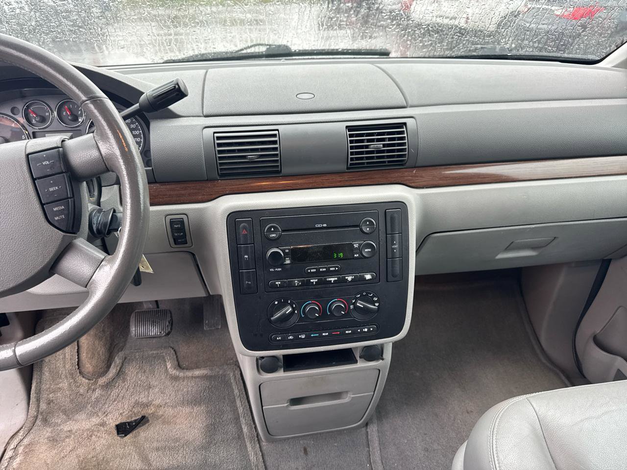 Used 2005 Ford Freestar SEL FWD image 10