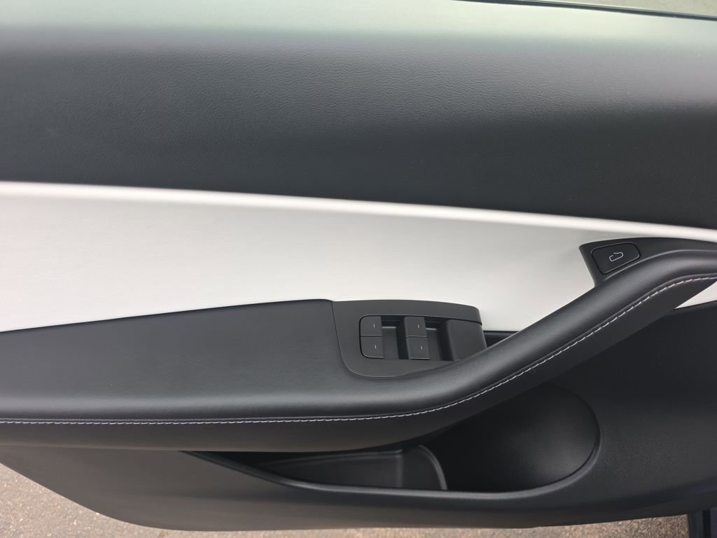 Used 2022 Tesla Model Y Performance image 14