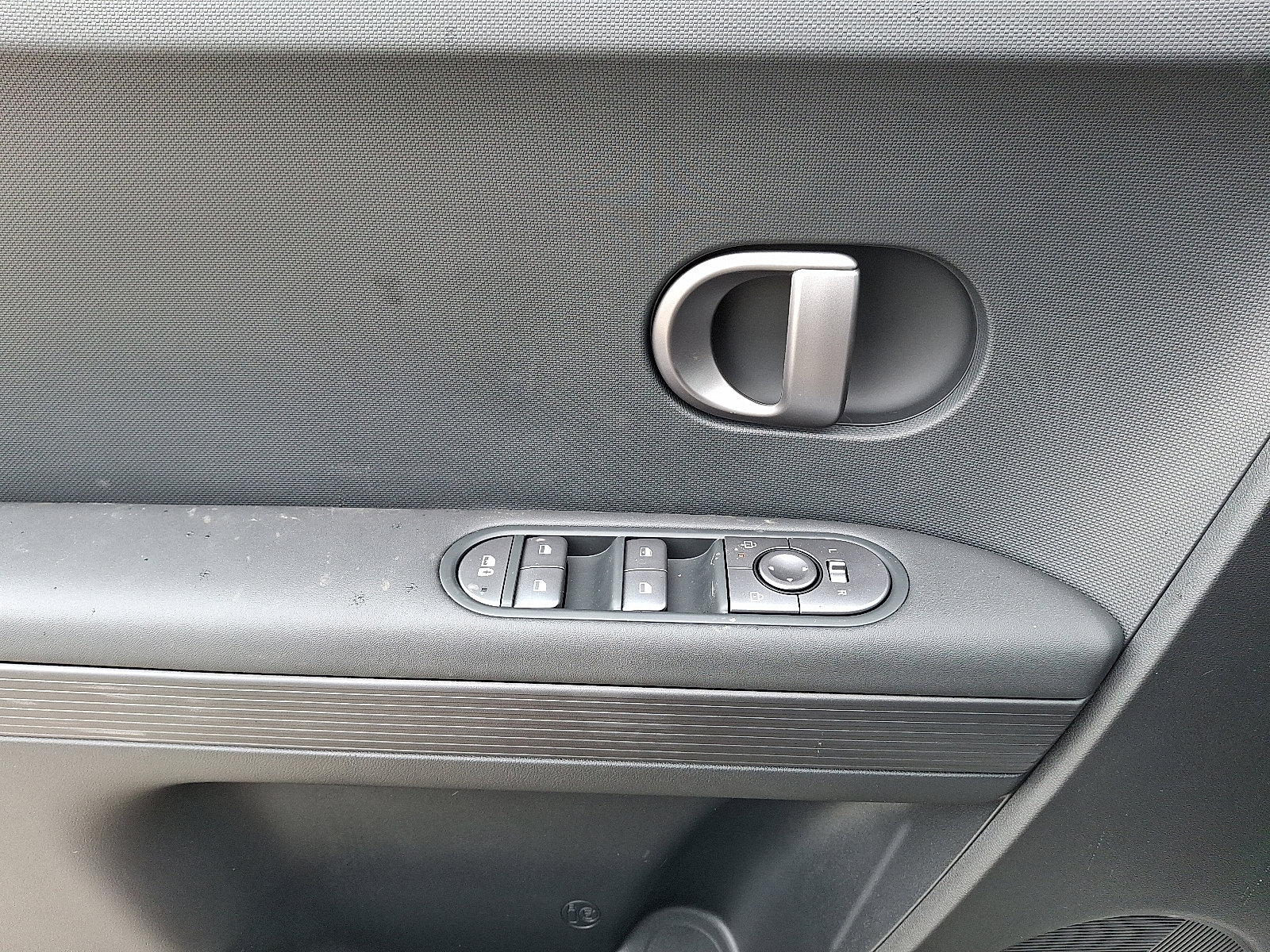 New 2025 Hyundai Ioniq 5 SE image 11