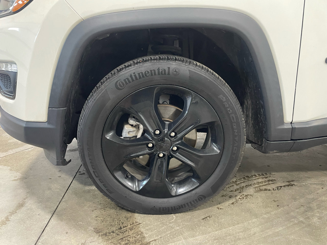 Used 2021 Jeep Compass Altitude image 23