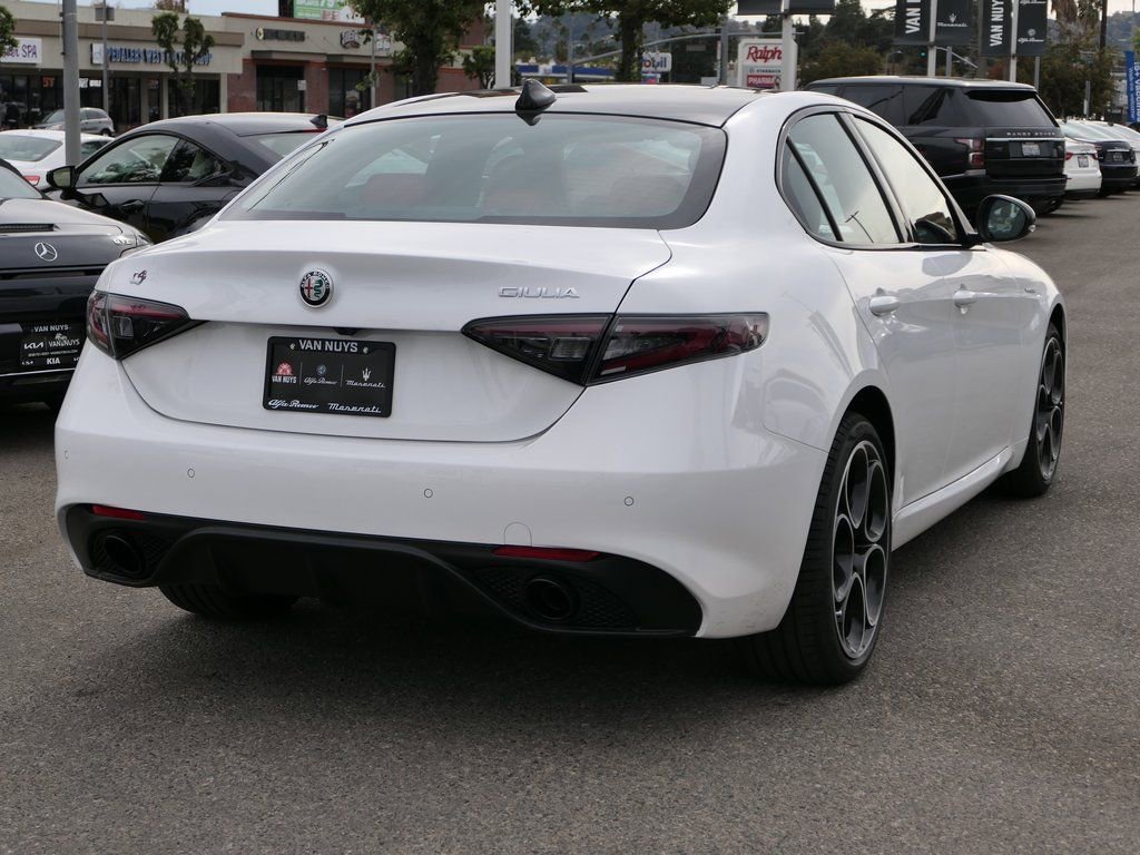 New 2025 Alfa Romeo Giulia AWD image 6