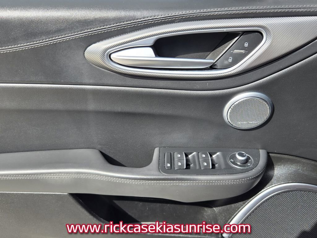 Used 2022 Alfa Romeo Giulia Veloce image 28